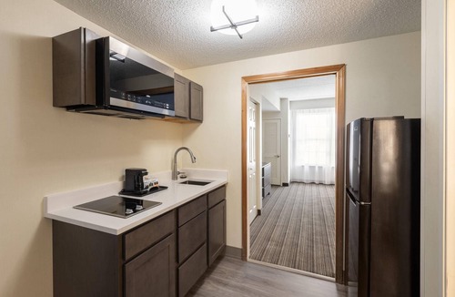 Findlay Hotel | Country Inn & Suites by Radisson, Findlay, OH