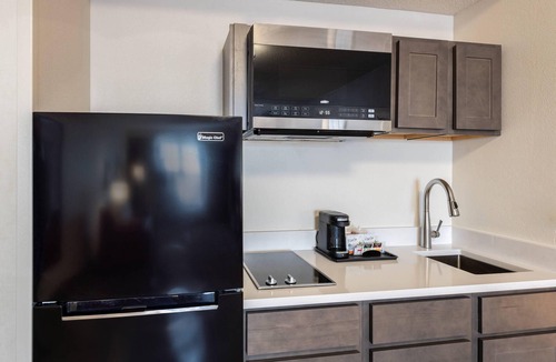 Findlay Hotel | Country Inn & Suites by Radisson, Findlay, OH