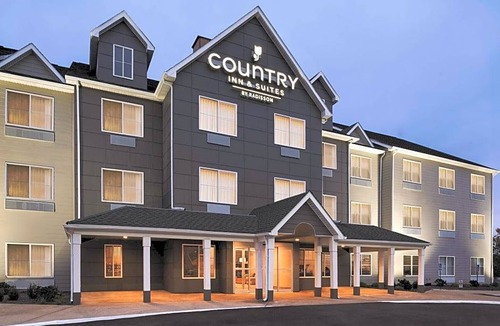 Southport Hotel | Country Inn & Suites by Radisson, Indianapolis South, IN