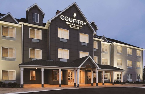 Southport Hotel | Country Inn & Suites by Radisson, Indianapolis South, IN