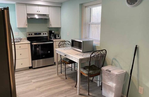 Charleston Apartment | Country Living Patio Apt w/king&queen 1 Bath