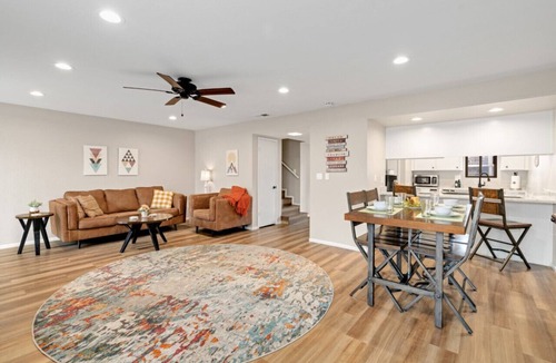 Flagstaff Villa | County Club Townhome *Packman Game, Xbox, Golf course Views, Near Forest Edge