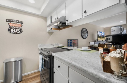 Flagstaff Villa | County Club Townhome *Packman Game, Xbox, Golf course Views, Near Forest Edge