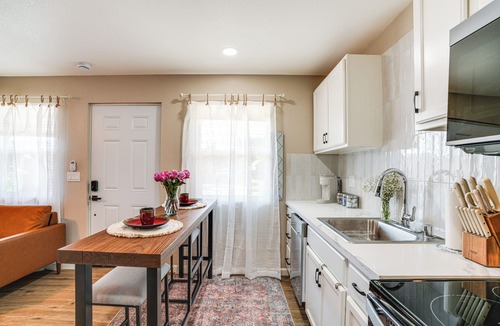 Oakdale House | Couple’s Retreat! Shop, Dine, Explore Dtwn Oakdale