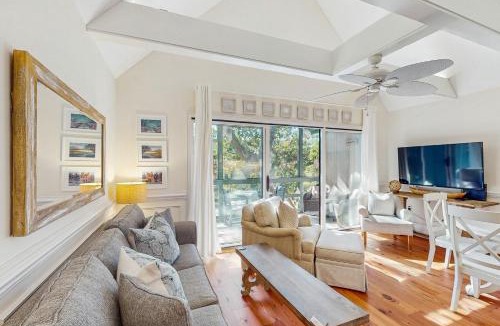 West Beach Village House | Courtside 1412