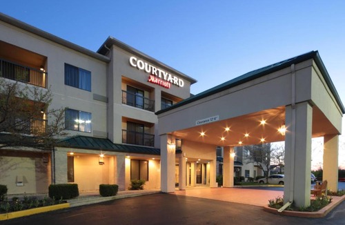 Dayton Hotel | Courtyard by Marriott Dayton North