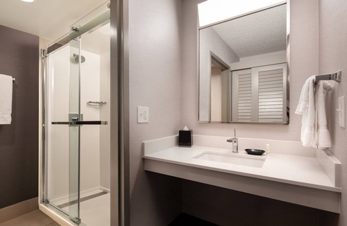 Raisin Hotel | Courtyard by Marriott Fresno