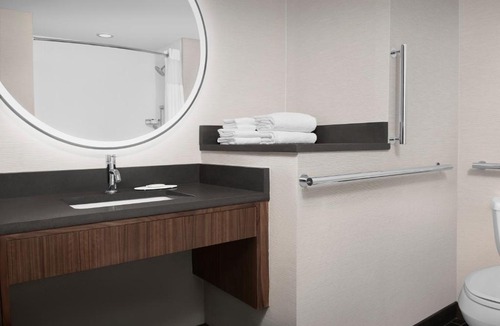 Paso Robles Hotel | Courtyard by Marriott Paso Robles