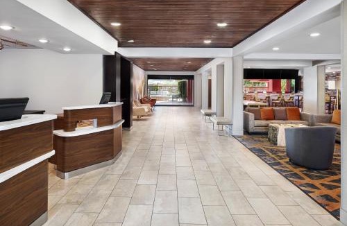 North Scottsdale Hotel | Courtyard Scottsdale North