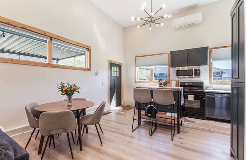 Swan Valley House | Cowboy Den by the Creek