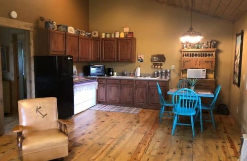Panguitch Apartment | Cowboy Loft at Azevedo Ranch - Peaceful Stay Near Bryce with Lake
