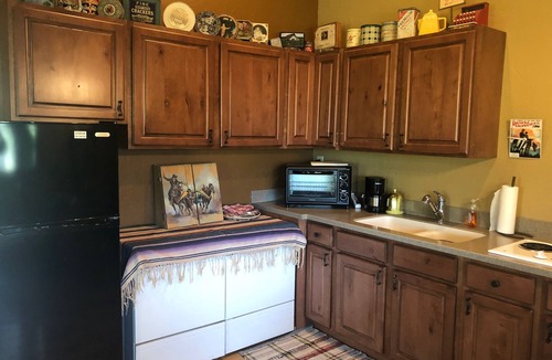 Panguitch Apartment | Cowboy Loft at Azevedo Ranch - Peaceful Stay Near Bryce with Lake