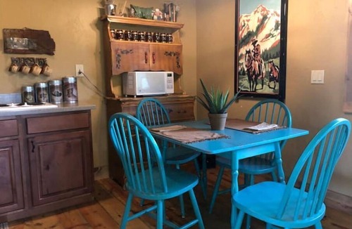 Panguitch Apartment | Cowboy Loft at Azevedo Ranch - Peaceful Stay Near Bryce with Lake