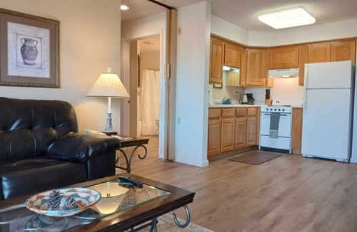 Mesquite Condo | Cozy 1-bedroom condo in lovely Mesquite with Views, Hot Tub, Pool, AC, and Gym