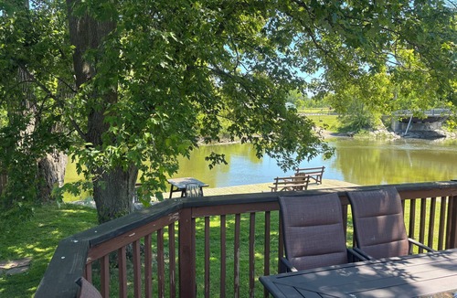 Town of Lysander House | Cozy 1-bedroom house in lovely Memphis with AC comfort right on the River.
