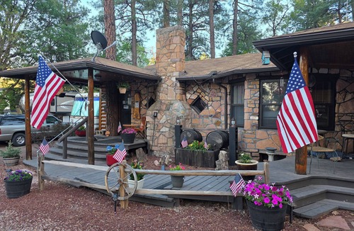 Show Low House | Cozy 1-bedroom mobile home in welcoming Show Low with AC,