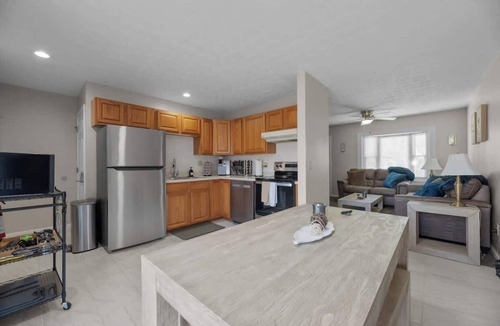Johnstown House | Cozy 1-Story | King Bed | BBQ | Walk to Whit’s!