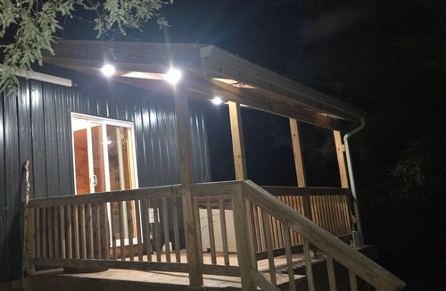 Campton Cabin | Cozy 1700s French Trapper Styled Cabin w/Hot Tub near Red River Gorge, Kentucky
