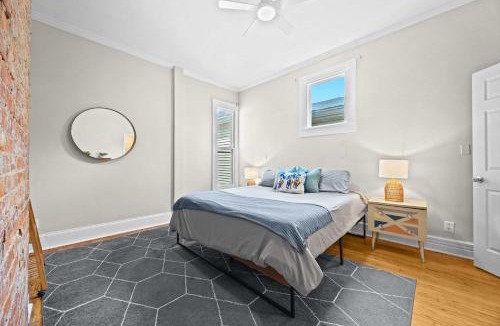Cherokee Triangle Apartment | Cozy 1BR Near Downtown King Bed Full Kitchen