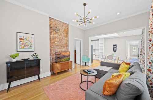 Cherokee Triangle Apartment | Cozy 1BR Near Downtown King Bed Full Kitchen