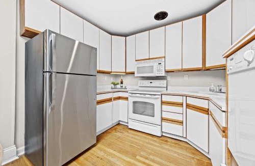 Cherokee Triangle Apartment | Cozy 1BR Near Downtown King Bed Full Kitchen