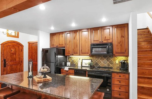 Tamarack Resort Cabin | Cozy 2-bedroom, 2.5 Bath Cabin located in the Tamarack Ski Resort, Donnelly, ID.