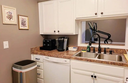 Lexington Condo | Cozy 2-bedroom condo with WiFi, AC in marvelous Lexington