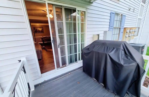 Lexington Condo | Cozy 2-bedroom condo with WiFi, AC in marvelous Lexington