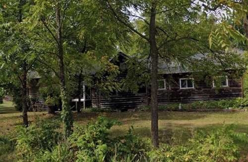 Martinsville House | Cozy 2-bedroom house with great barn just outside Martinsville