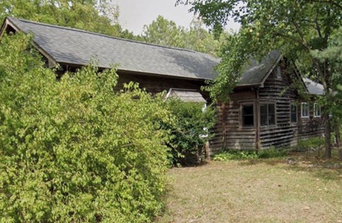 Martinsville House | Cozy 2-bedroom house with great barn just outside Martinsville