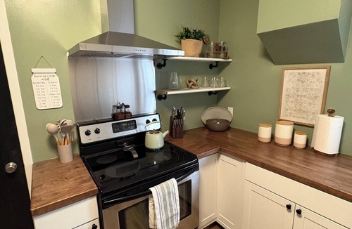 Rose Park House | Cozy 2-bedroom house centrally located on Chestnut Street in gorgeous Missoula