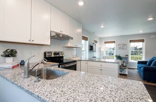 Tilghman House | Cozy 2-Bedroom Cottage on Tilghman Island – Near Restaurants & Water Activities