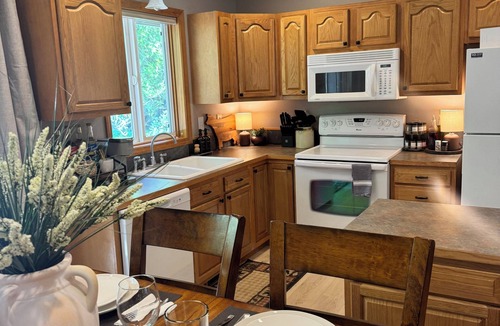 Coolin House | Cozy 2BR/2BA Coolin Getaway Steps Away From Priest Lake, Shops, Food, and Trails