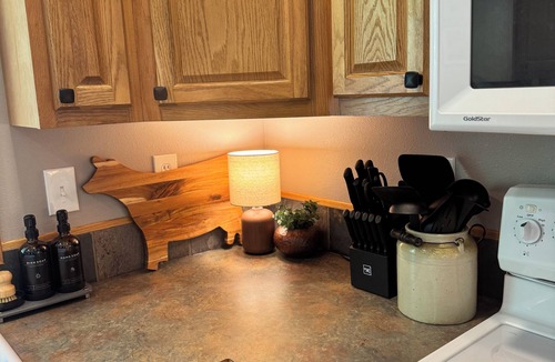 Coolin House | Cozy 2BR/2BA Coolin Getaway Steps Away From Priest Lake, Shops, Food, and Trails