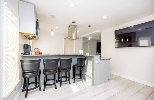 Fall River Apartment | Cozy 2BR Apartment + Free Parking Fall River + WIFI