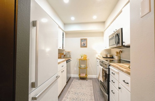 Rathdrum Condo | Cozy 2BR Condo Walk to Lake, Saltwater Pool & Golf