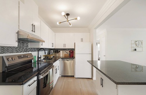 Pacifica Apartment | Cozy 2BR Mountain View Private Deck