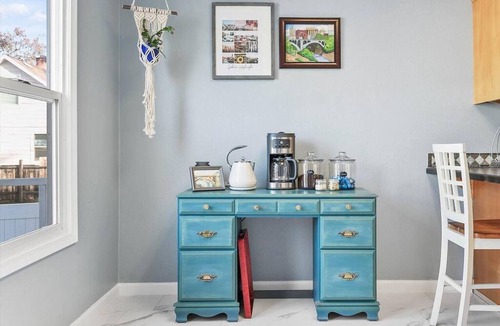 West Central House | Cozy 2BR near Downtown Spokane—king+queen, fast Wi‑Fi, fenced yard.