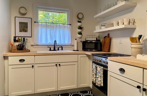 Fennville Cabin | Cozy 3-Bedroom Waterfront Cottage with Private Beach