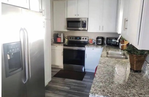 Las Vegas House | Cozy 3 BR with Pool Table 10 Mins from Downtown