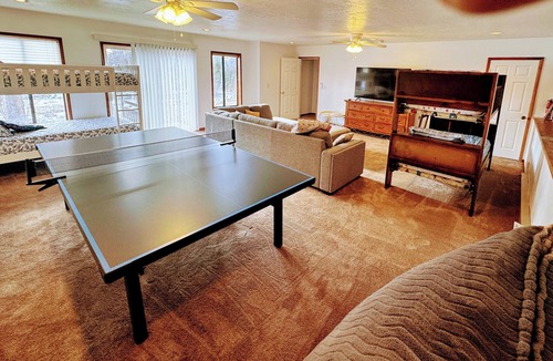 Beaver Cabin | Cozy 4-bedroom cabin in charming Beaver with AC