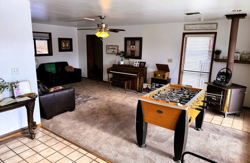 Beaver Cabin | Cozy 4-bedroom cabin in charming Beaver with AC