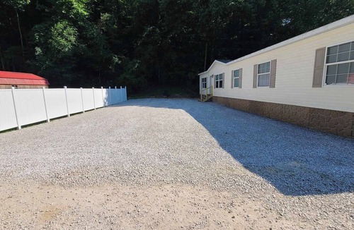 Yawkey House | Cozy 4-bedroom Hobet House less than 1 mile to Ivy Branch Trailhead.