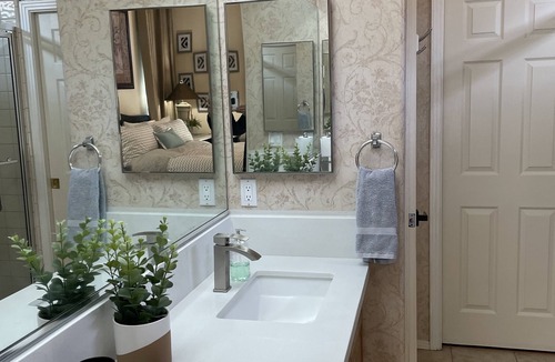 Greenacres House | Cozy 4BR/2BA Near Belcourt Seven Oaks