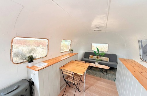 Levan House | Cozy Airstream on Yuba Lake for an Amazing Couples Getaway in Nature in Utah