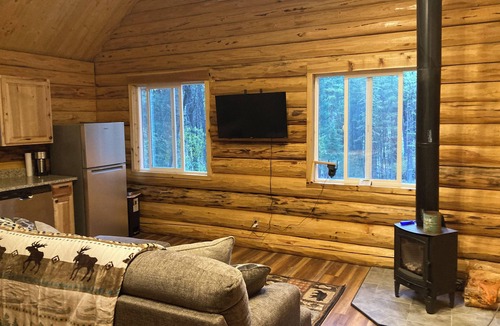 Kalispell Cabin | Cozy Amish Log Cabin at Ashley Lake