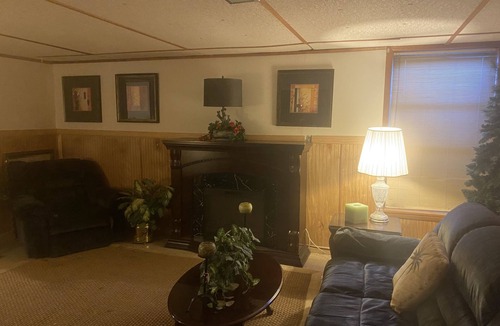 Aberdeen House | Cozy basement apartment