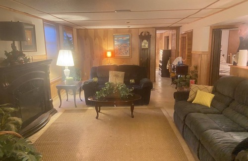 Aberdeen House | Cozy basement apartment