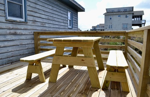Wind Over Waves Cottage | Cozy Beach Cottage! Pet Friendly! Booking now for 2026!