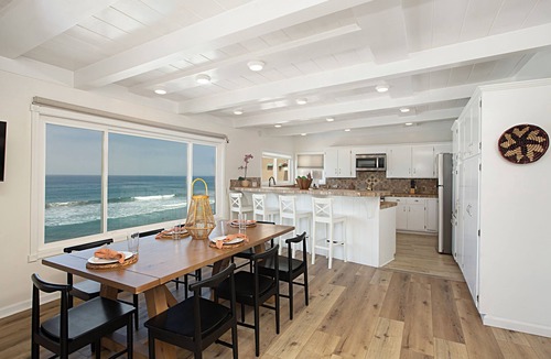 South Oceanside House | Cozy Beachfront Retreat with Private Spa - 1315-1